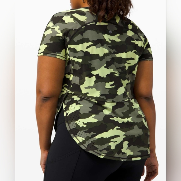 Lululemon UVP Run Short SleeveHeritage 365 Camo Crispin Green Multi - Picture 4 of 5